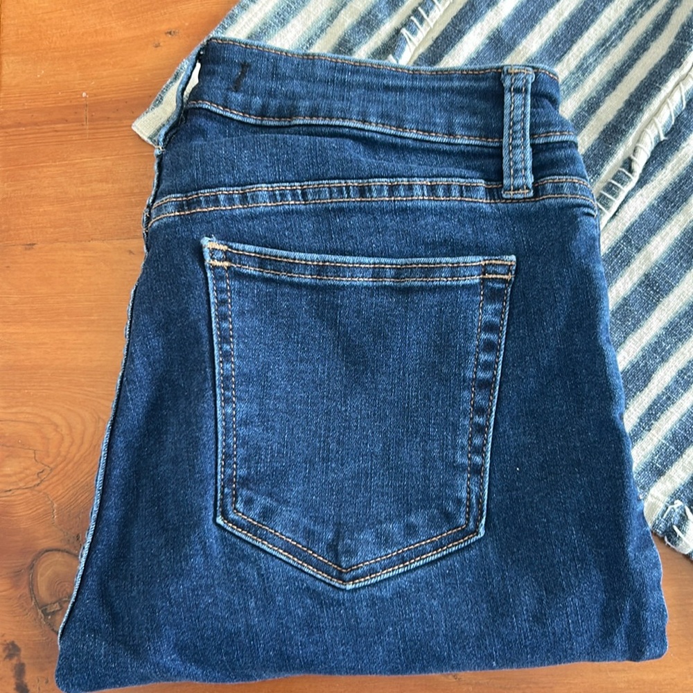Silver Jeans Co. Women’s Blue Jeans.  Size 29 x 31.